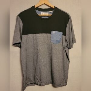 Original Penguin Men's Black and Gray T-Shirt. Size XL